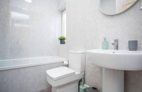 Woodhorn House | Meldon Terrace Parking Wi-fi