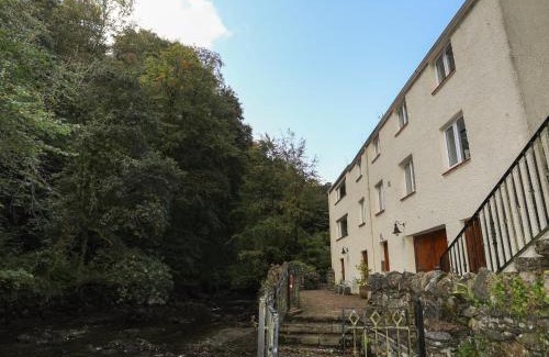Menai Bridge House | Melin y Coed