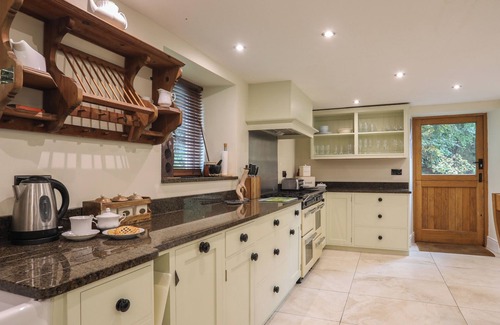 Menai Bridge House | Melin y Coed