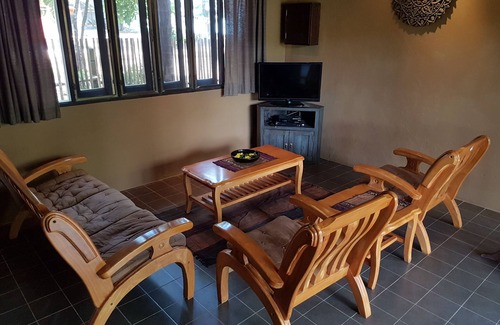 Ban Thalane Hotel | Melina's Beach Front Bungalow