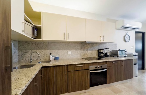 Centro Apartment | Melittas Stylish 2Bed,2Bath-Condo Near Beach - 6 Guests