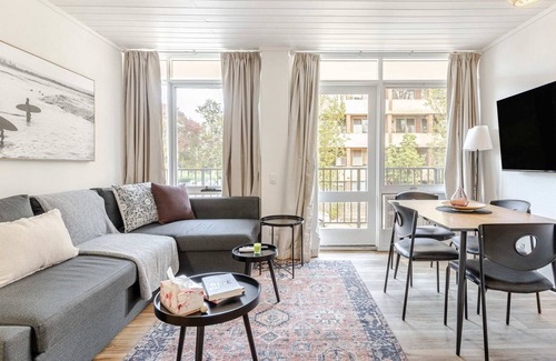 Plympton Apartment | Mellow, Inviting 1BR City Abode
