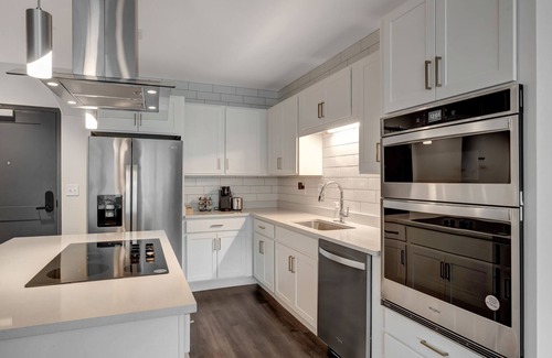 Merry Oaks Apartment | Melodies & Memories: Stay in the Grand Ole Opry Studio!