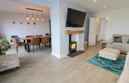 Cemaes Bay House | Melody