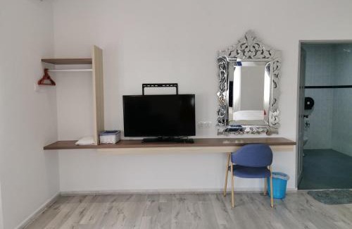 Muar House | Melody Whole Or Suite Room