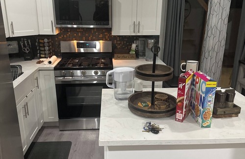 Vista House | Melrose 2BR. 6 beds. Pet-Friendly. Patio+Fireplace