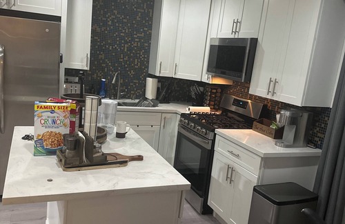 Vista House | Melrose 2BR. 6 beds. Pet-Friendly. Patio+Fireplace