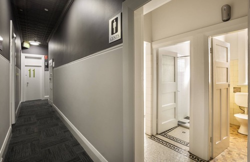 Auburn Hotel | Melton Hotel