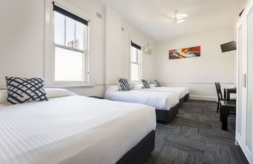 Auburn Hotel | Melton Hotel