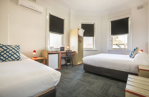 Auburn Hotel | Melton Hotel