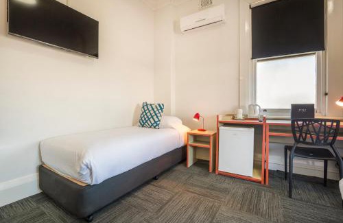 Auburn Hotel | Melton Hotel Auburn