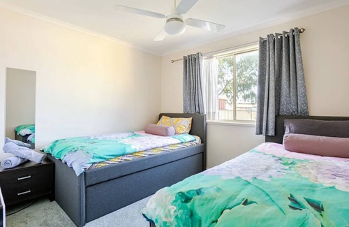 Melton South House | Melton Retreat