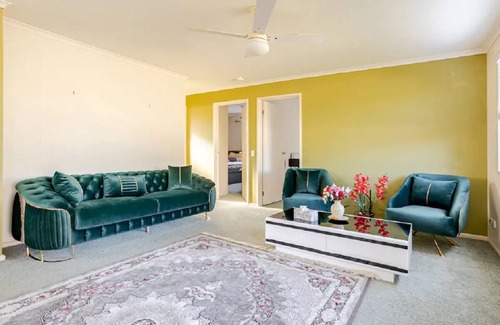 Melton South House | Melton Retreat