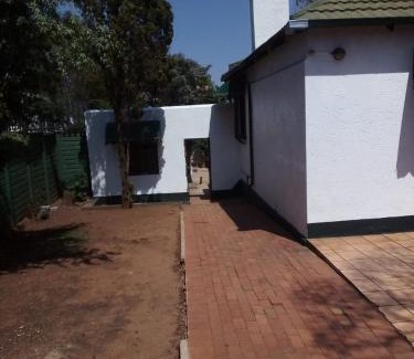 Greater Johannesburg Metropolitan Area Apartment | Melville Comfort Guest House