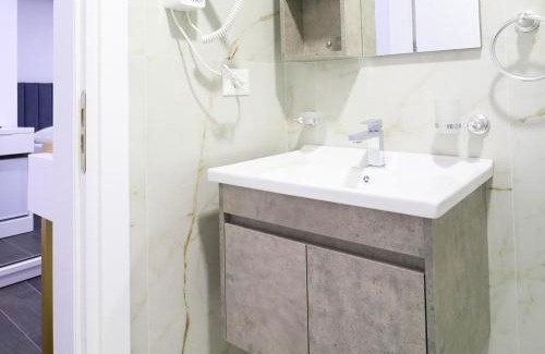 Borsh Hotel | Memi Hotel