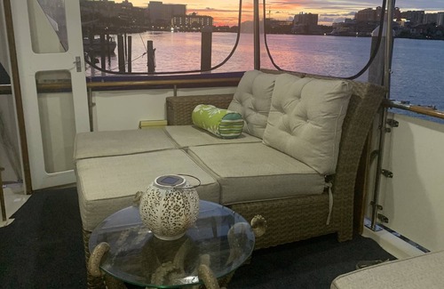 Clearwater Beach Boat Rental | Memorable Bayside Yacht Retreat - 2 Bedroom