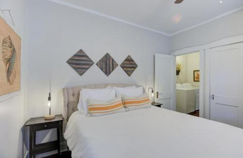 Cooper-Young Historic District House | Memorable Nomad Haven Walk to Cooper Young's Best