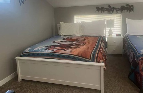 Huntington House | Memories by the River. New Dog Friendly Retreat #4