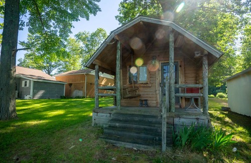Bradford Cabin | Memory Island on Weller Island
