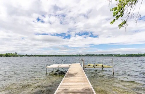 Rideau Lakes House | Memory Making Private Waterfront Cottage, Huge Lot