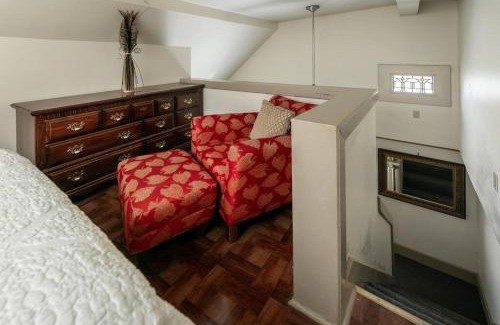 Central Midtown Apartment | Memphis Belvedere Suites Upper Queen loft 1 Bedroom