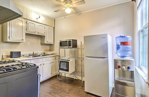 Central Gardens House | Memphis Getaway < 4 Miles to Beale Street!