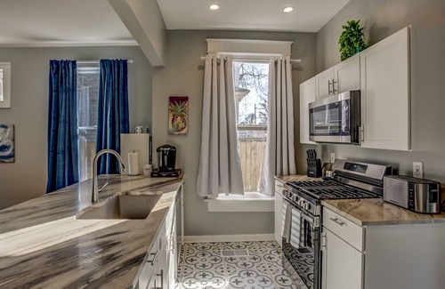Medical District House | Memphis Home of the Blues 5 Star,1mi. to downtown, midtown. Gated, FREE parking