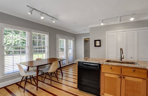 University District House | *Memphis themed house minutes away from Beale, Zoo, Museums!