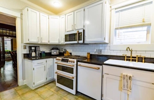 Central Gardens House | Memphorium: Historical Magic Themed-NoCleaningFee