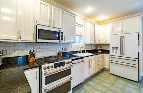 Central Gardens House | Memphorium: Historical Magic Themed-NoCleaningFee