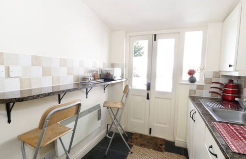 Brynsiencyn Cottage | Menai Cottage