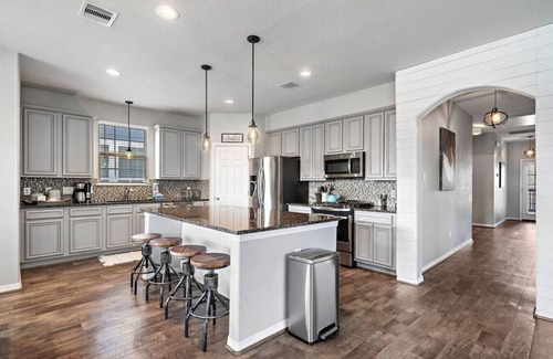 El Lago House | Menard - Bayside Bliss