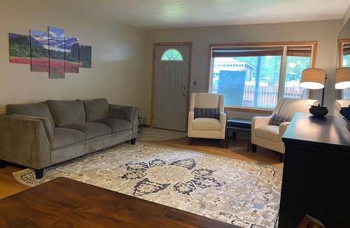 Mendenhall Valley House | Mendenhall Valley Home - CBJ 1000109