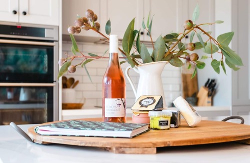 Flinders House | Mendi-Moke - Renovated beach house walking distance to beach, shops and restaurants