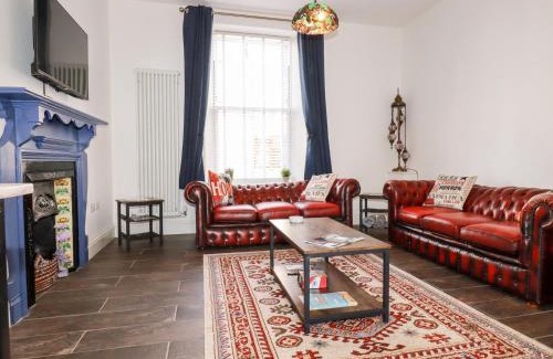 Helston House | Meneage House