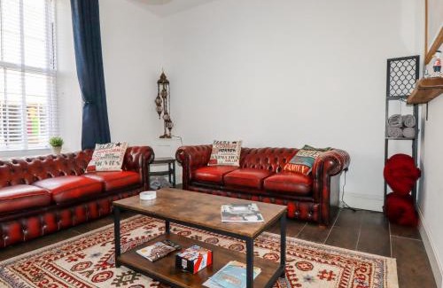 Helston House | Meneage House