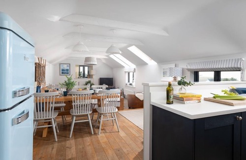 Trenance House | Menehay - a three bedroom house close to Mawgan Porth, sleeping 6 guests