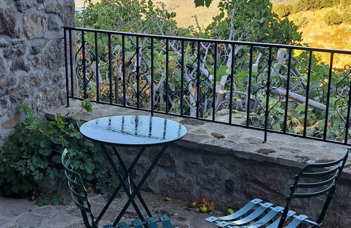 Mantamados House | Menelia Lesvos