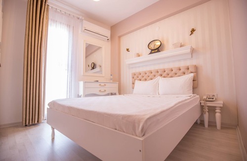 Foca Hotel | Menendi Otel