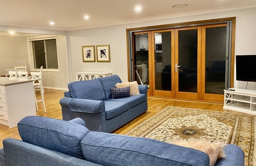 St Ives Chase House | Menengai, Luxury Townhouse in St Ives, NSW