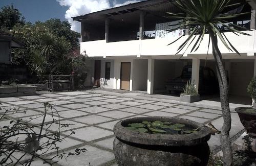 Semarapura House | Menginap di rumah tenun Astiti