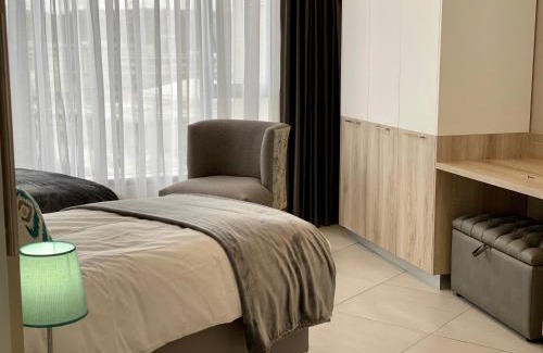 Menlyn Apartment | Menlyn Maine Residence 11th Floor Apartment