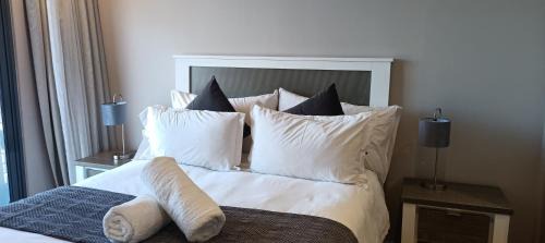 Menlyn Apartment | Menlyn Maine Trilogy Apartment 808