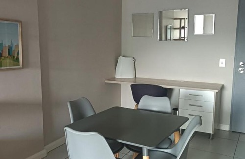 Menlyn Apartment | Menlyn Maine Trilogy Apartment 1010