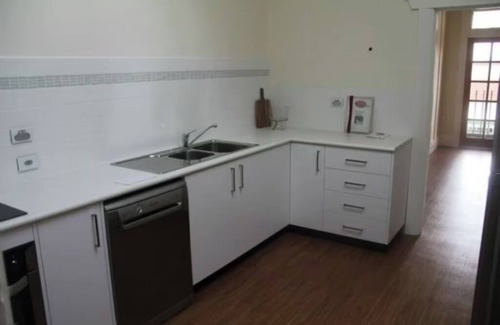 West Wyalong House | Mentor Chambers Serviced Apartment