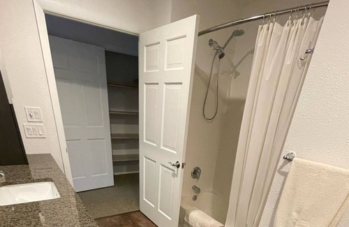 Mequon House | Mequon area side by side ranch unit