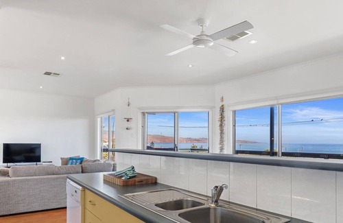 Silver Sands House | Mer Belle ~ Aldinga Beach - The perfect balance of relaxation & adventure