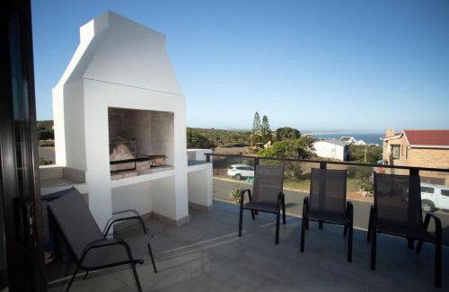 Boggoms Bay House | Meraki - Greek style beach house in Boggoms Bay