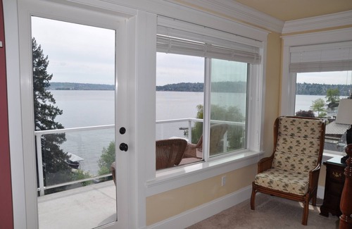 Mercer Island House | Mercer Island Waterfront Villa
