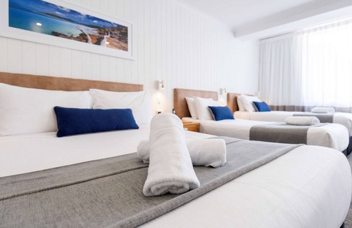Adamstown Heights Hotel | Mercure Charlestown